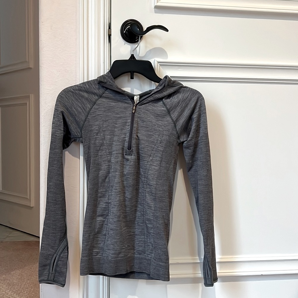 Lululemon quarter zip with hood | Size 4 | 43% Nylon, 38% Wool